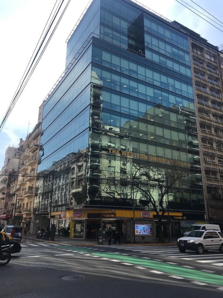 Western Union — Montevideo y Córdoba — Multi V y ventilación mecánica · 450 TR